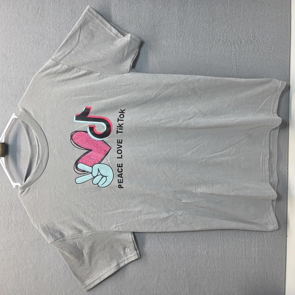 Gildan Peace Love Tik Tok T-shirt Medium Gray NEW Unisex Graphic Tee